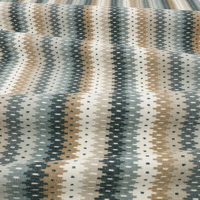 A stripe of distinction, Edra combines decoratively detailed edges and contemporary colors in an infinitely versatile design. Printed on Romo’s iconic brushed cotton-linen Linara fabric, the irresistible peach-skin texture gives a wonderful softness to this captivating geometric